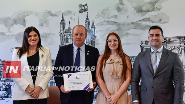 GOBERNACIÓN DE ITAPÚA RECIBE DISTINCIÓN NACIONAL POR EXCELENCIA EN LA GESTIÓN