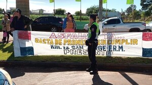 Exigen a Santiago Peña asfaltado de camino vecinal en Santa Rita