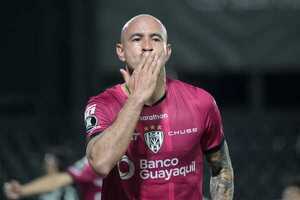 «Cocoliso» hunde a Libertad con un triplete