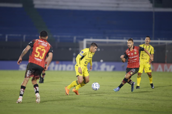 Recoleta iguala con Deportivo Cuenca en Sajonia