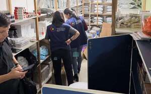 Incautan gran cantidad de insumos presuntamente para falsificar medicamentos adelgazantes y detienen a un sospechoso  - ABC en el Este - ABC Color