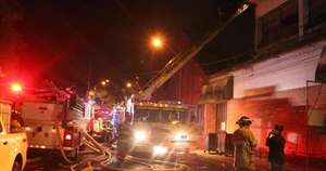 La Nación / Colapsó antiguo depósito de Capasa debido a un incendio