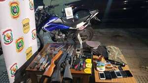 Allanamientos en 4 Mojones: detienen a dos hinchas de Olimpia y decomisan arsenal - Policiales - ABC Color