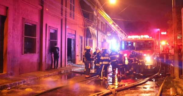 La Nación / Incendio: depósito de Capasa colapsó en su totalidad, pero no se reportaron heridos