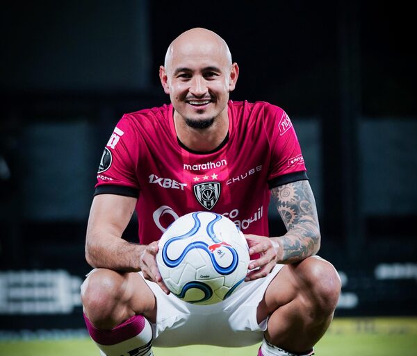 Goleador de la Libertadores se despachó contra Alfaro: «nunca me llamó»