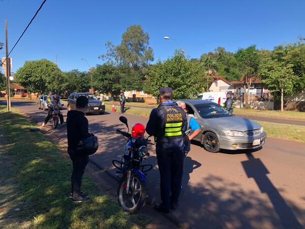 Controles aleatorios buscan frenar infracciones y mejorar la seguridad vial en Encarnación
