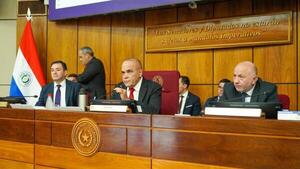 Basilio Núñez asegura que hay votos para reglamentar senaduría vitalicia, pero el tratamiento fue postergado