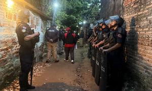 Operativo simultáneo en Bañado Sur deja cuatro detenidos y armas incautadas - OviedoPress