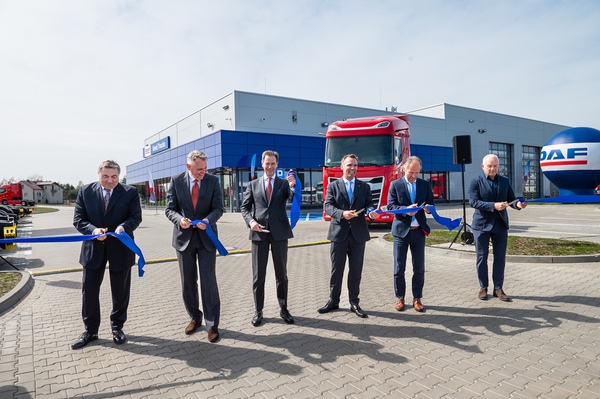 DAF inaugura un nuevo Centro de Camiones Usados en Varsovia - Amigo Camionero