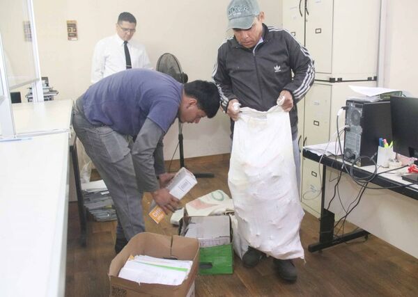 Continúa proceso de depuración de documentos en desuso en juzgados Civiles y Comerciales