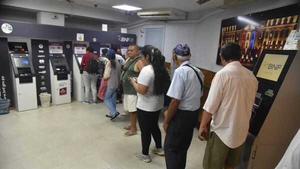 El 45,3% de los adultos mayores siguen trabajando y la mayoría lo hace por cuenta propia