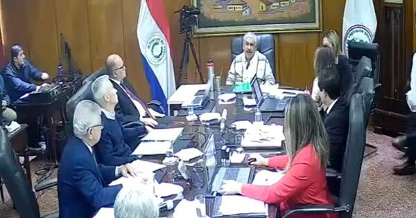 Diario HOY | Titular de IPS cuestiona que firma con la oferta más cara ganara 3 licitaciones para reparar ascensores