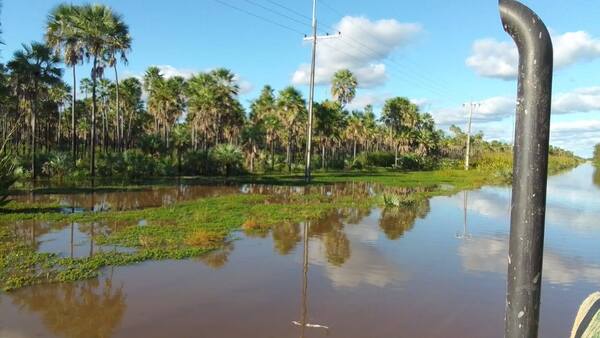 FF AA asiste a comunidades aisladas por lluvias en el Chaco