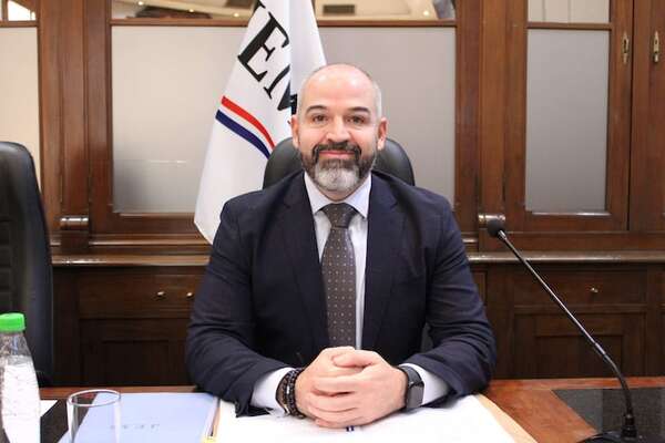 Enrique Berni oficializa candidatura al Consejo de la Magistratura - Política - ABC Color