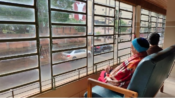 Día del Adulto Mayor: un llamado urgente contra el olvido