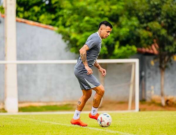 Alerta Olimpia: La mala noticia que ‘Vitamina’ contó de Derlis González - Olimpia - ABC Color