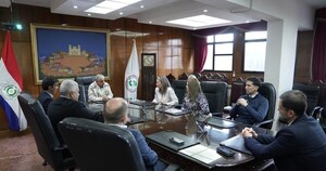 Fretes cuestiona a la empresa que ganó una licitación con la oferta más cara y reconoce la falta de medicamentos