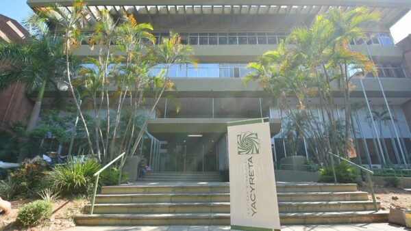 En Yacyretá le pagan hasta G. 136 millones al director y otros funcionarios