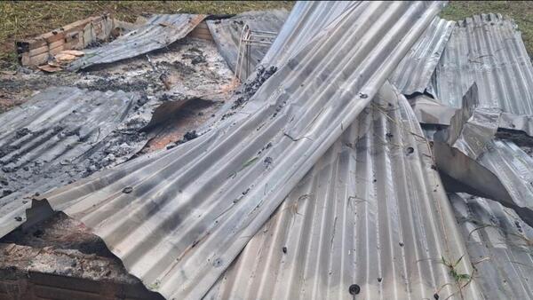 Ataque armado en Yasy Cañy: Queman vivienda con bomba molotov