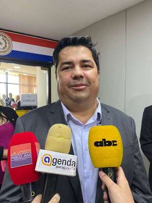 Yacyretá: “reconoce” la labor de la prensa, pero impone la “ley del silencio” en la entidad y clausura el acceso a las fuentes - Economía - ABC Color