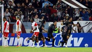 Platense logra su primer triunfo en casa y escala a la cima