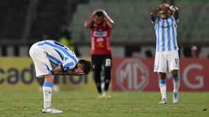 Caracas complica situación de Racing y sigue tras la sombra de Botafogo