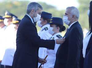 TCnel. (R) Jorge Llano recibe medalla Honor al Mérito