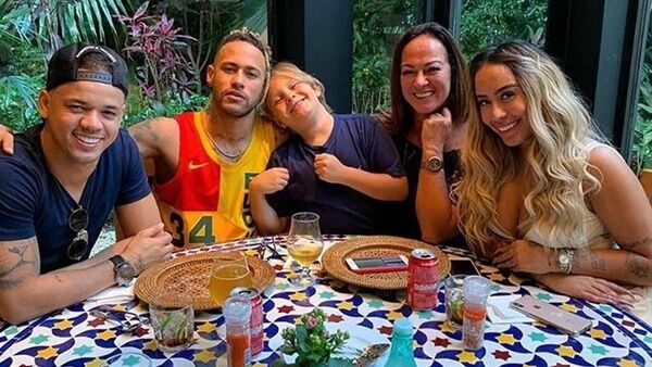 Popular / ¡Neymar traerá hasta su jary'i maleta para el partido contra Recoleta!