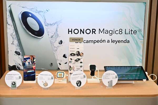HONOR presenta su campaña de Magic 8 Lite: de “Campeón a leyenda” y oficializa su alianza con la APF como smartphone de la Albirroja - Negocios - ABC Color