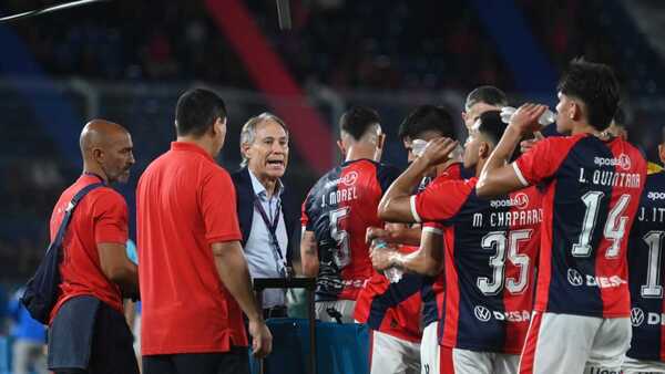 Lo que dijo Holan sobre el campo de juego