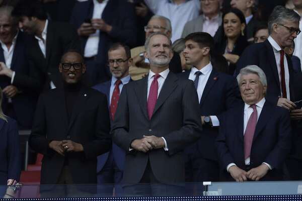 Felipe VI alentó desde las gradas al Atlético de Madrid en su partido ante Arsenal - Gente - ABC Color