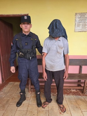 Violento apuñalamiento en el Asentamiento San José: Un joven herido de gravedad y un sexagenario detenido