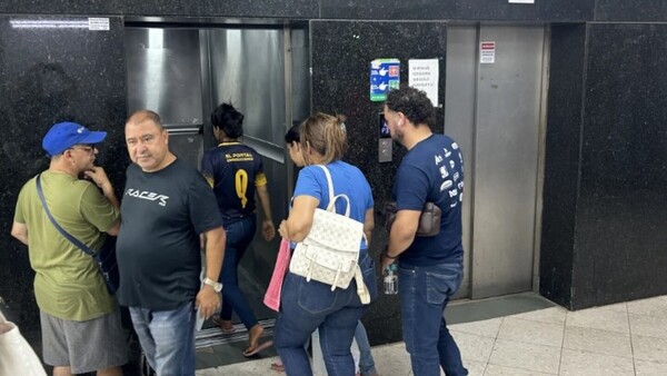 "¿Por qué tres veces ganó la oferta más cara?”: polémica por licitación de ascensores en el IPS