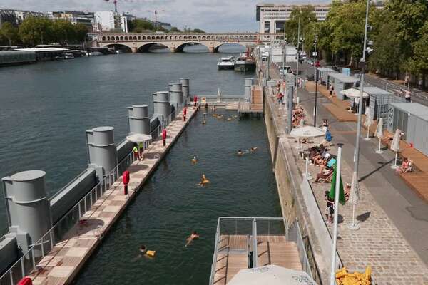 Autobús cae al río Sena en París: cuatro personas rescatadas - Mundo - ABC Color