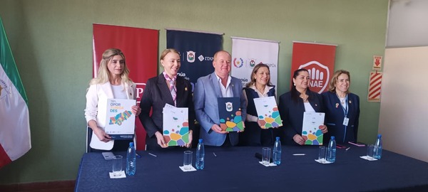 Gobernación de Itapúa firmó convenios con universidades para impulsar becas educativas