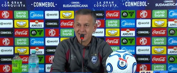 Horacio Melgarejo estalla contra la prensa tras histórico triunfo de Cienciano ante Mineiro