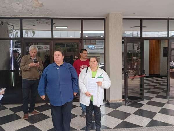 Sindicato de funcionarios de IPS entrega carta al nuevo presidente: esto es lo que pide - Nacionales - ABC Color