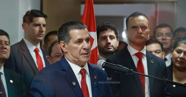 La Nación / Cartes vuelve a la conducción con un fuerte discurso de unidad y fuerza del Partido Colorado