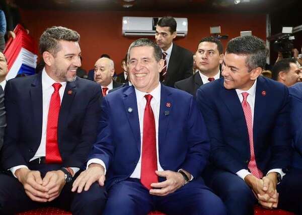 Cartes reaparece y pide que piensen qué sería del Paraguay sin la ANR - Política - ABC Color