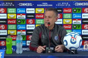 Popular / Ganó a Mineiro por Sudamericana, pero salió pirevai a la conferencia de prensa: "¡Cada pregunta boluda que hacen!"