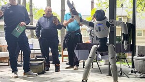 Un robot que 'perrea' y 3D sin gafas: Lo último en tecnología se exhibe en Nueva Jersey