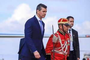 ¿Por qué Santiago Peña viaja a Taiwán con una delegación empresarial? - Política - ABC Color