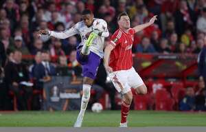 Nottingham Forest golpea primero, con un penal insólito deja al Aston Villa contra las cuerdas - Fútbol Internacional - ABC Color