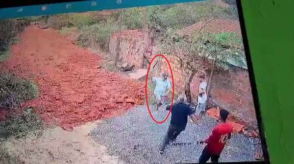 Video: atacó a su vecino con machete y fue detenido - Policiales - ABC Color