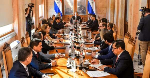 La Nación / Santiago Peña dice que no dudará para destituir a ministros sin resultados