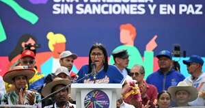 La Nación / Venezuela sube 26 % el salario y se reanudan vuelos a EE. UU.