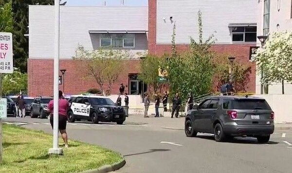 Seis heridos durante ataque a puñaladas en una escuela en Washington