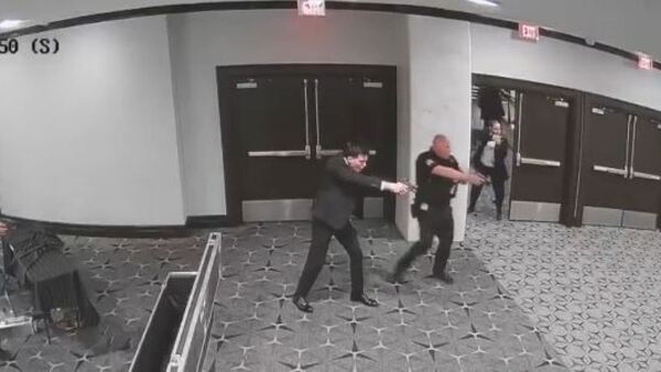 Video revela cómo fue el intento de asesinato a Trump durante una cena en la Casa Blanca