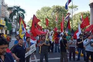 AUDIO: Día del Trabajador: “La economía de guerra no puede ser solo para los pobres”, dicen sectores sindicales - A La Gran 7-30 - ABC Color