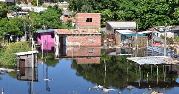 Diario HOY | Unas 60 familias están en jaque en Asunción ante crecida del río Paraguay